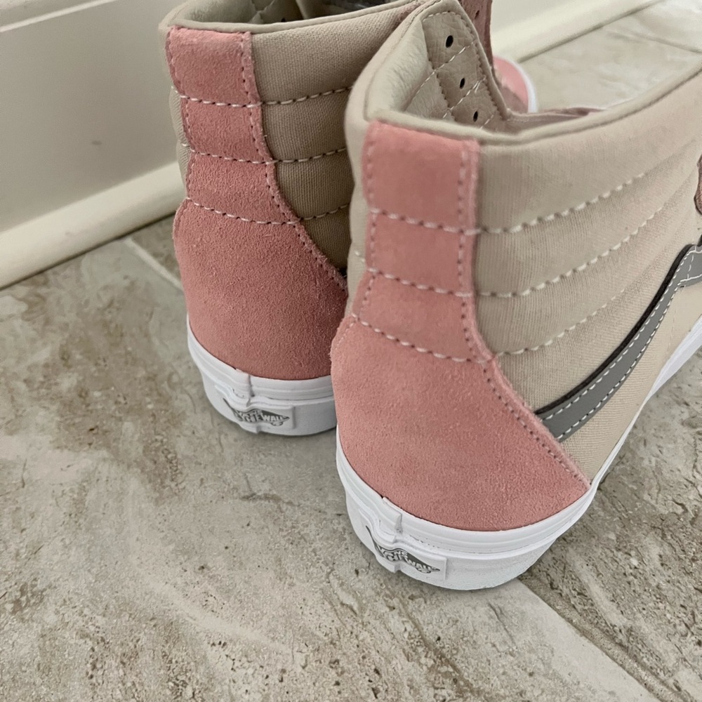 VANS - Picture 4 of 4